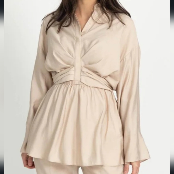 Twiice Zafara Nude Blouse Top NWT - Picture 3 of 9